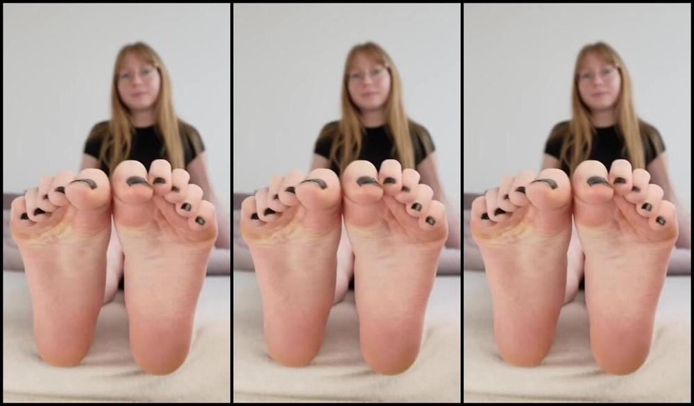 Eliza Nicy Onlyfans Socks Removal