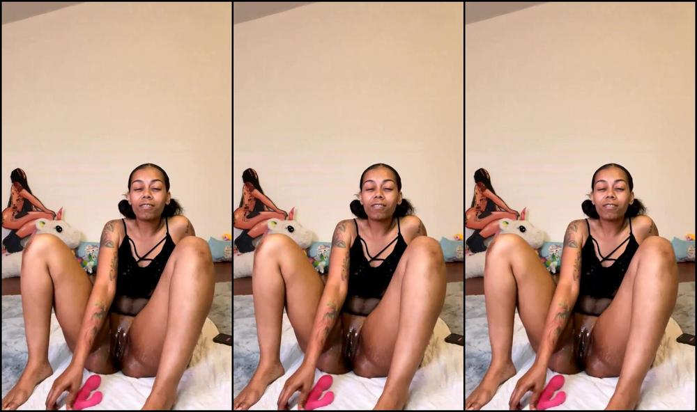 Unicornriah Stream Started At Am Live On Twitter