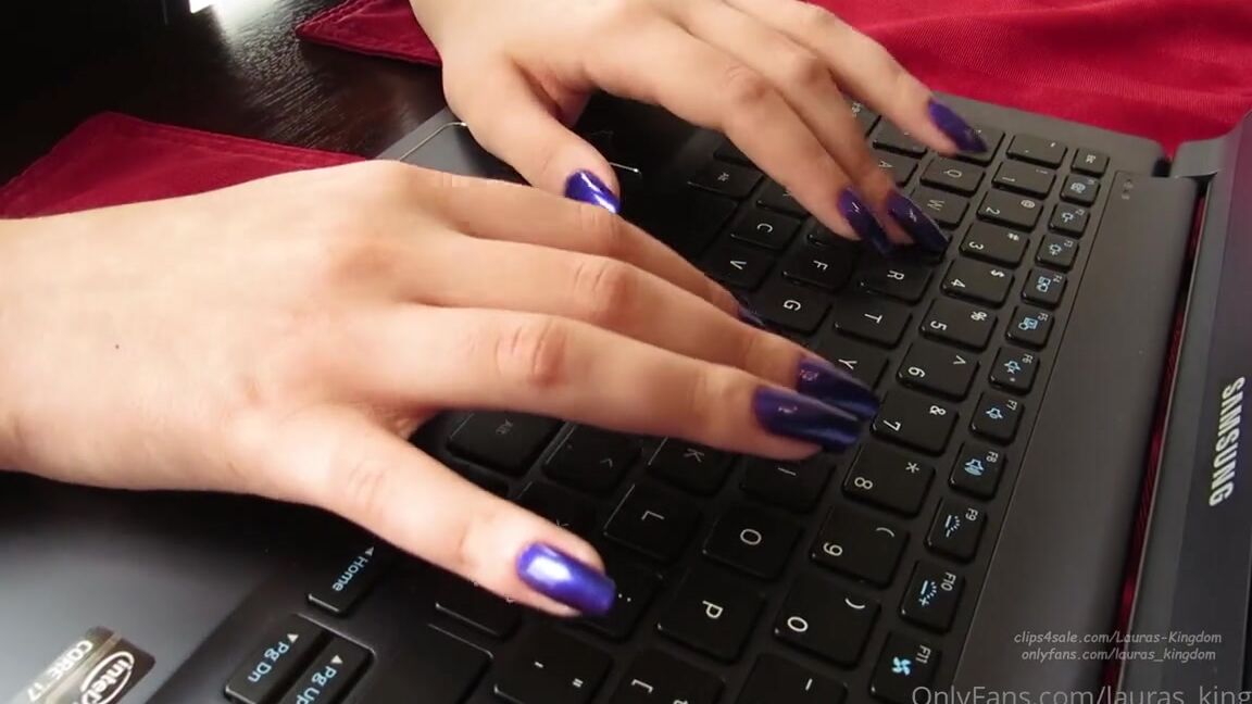 Lalalaura Nicknamed Lauras Kingdom 08 09 2023 Onlyfans Video Knicoles Purple Nails Typing