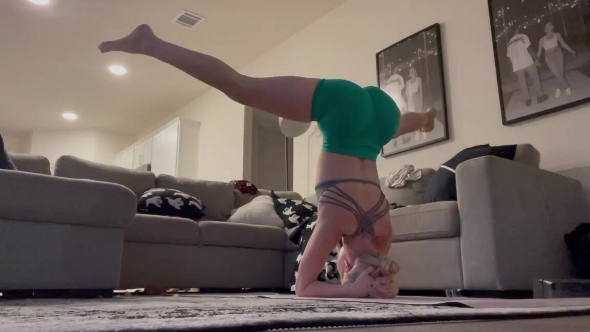 Princessava22 Foot Fetish 08 27 2023 Onlyfans Video Dirty Yoga Feet Yes Please