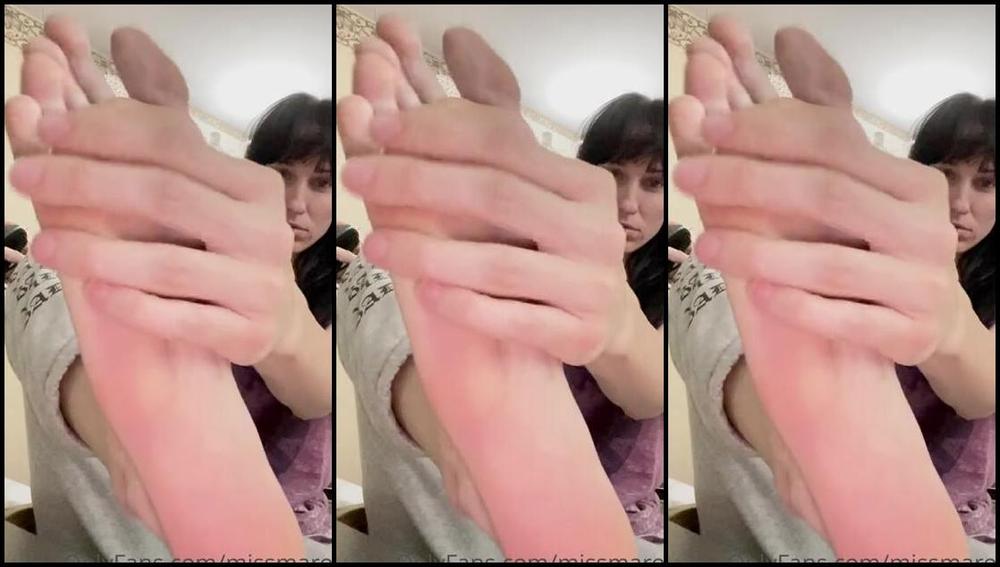 Missmaroe Onlyfans Shhh Smell My Leather Slipper Feet Rainyday