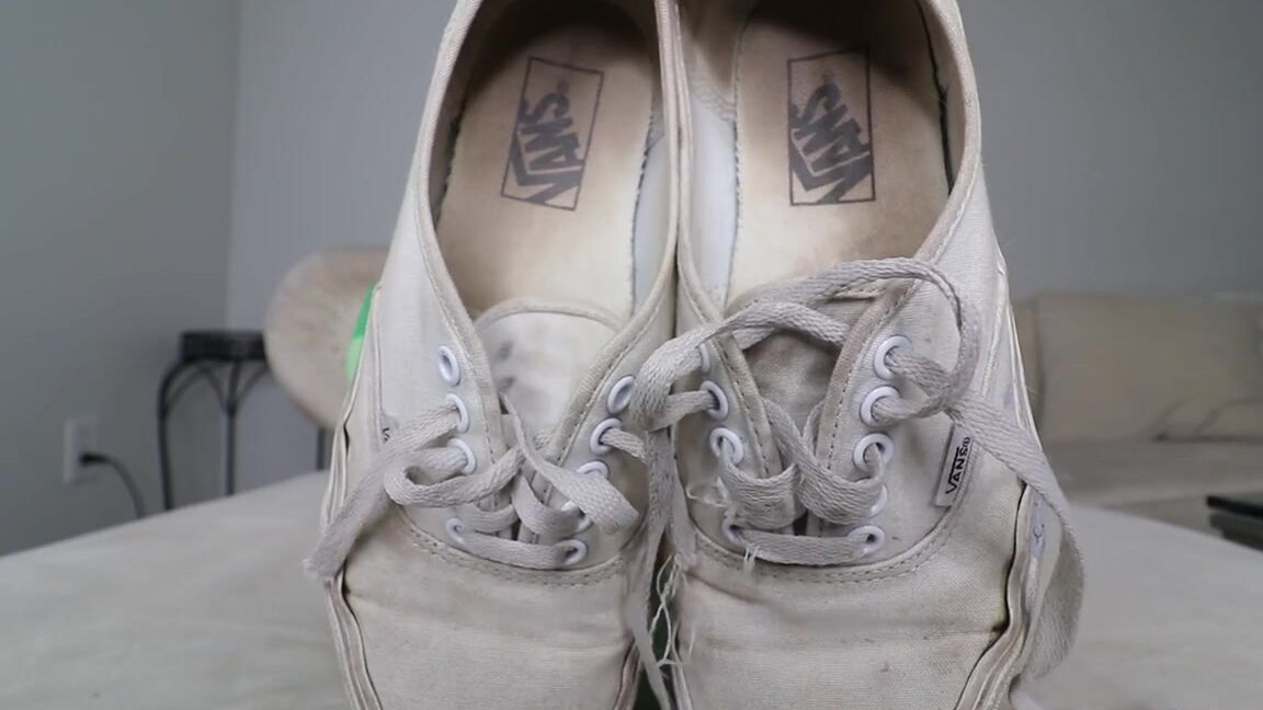 Ivorysoles Onlyfans 10 31 2023 Smelly Feet Joi Quickie Ivory Takes Her Stinky Feet Out Of Her Shoes And Knows Howp