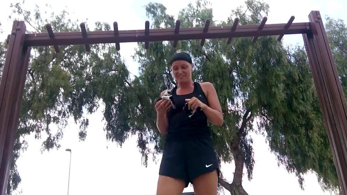 Kathianobilixx Findom 07 05 2017 Onlyfans Video How I Got My Blisters Last Week From Something Very Similar Like This