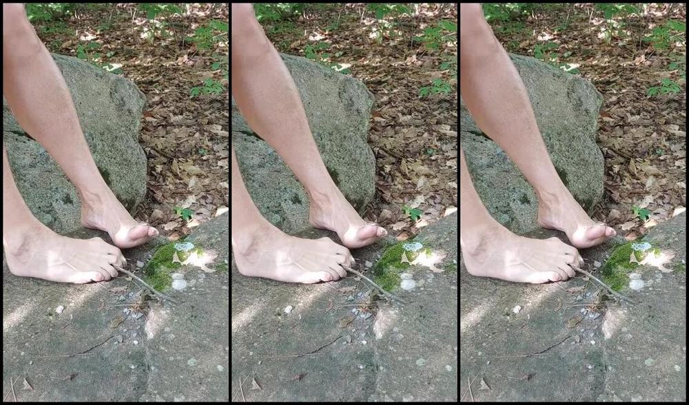 Flirtygirl370Z Nicknamed Flirtygirl370Z Onlyfans I Grabbed A Few Minutes Of Peace By The River Before Core Class Today