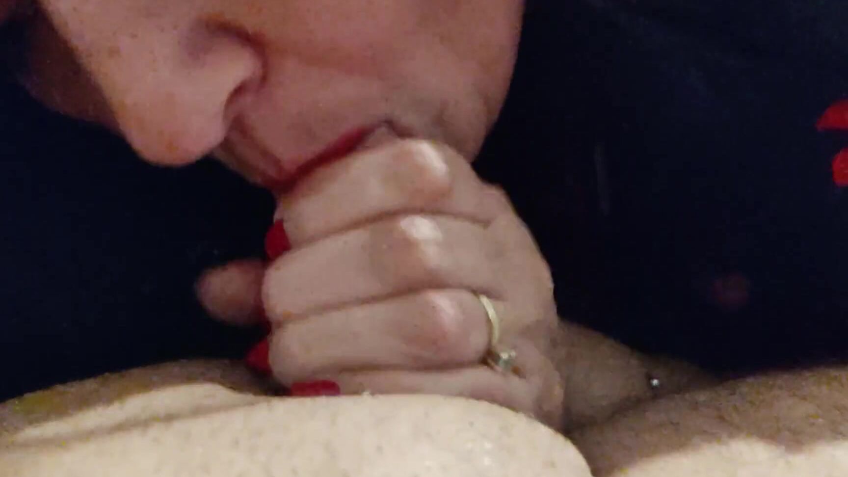 Winonna8 Грязный минет со спермой в рот   отличный минет от замужней шлюшки, зрелой милфы домохозяйки xhamster