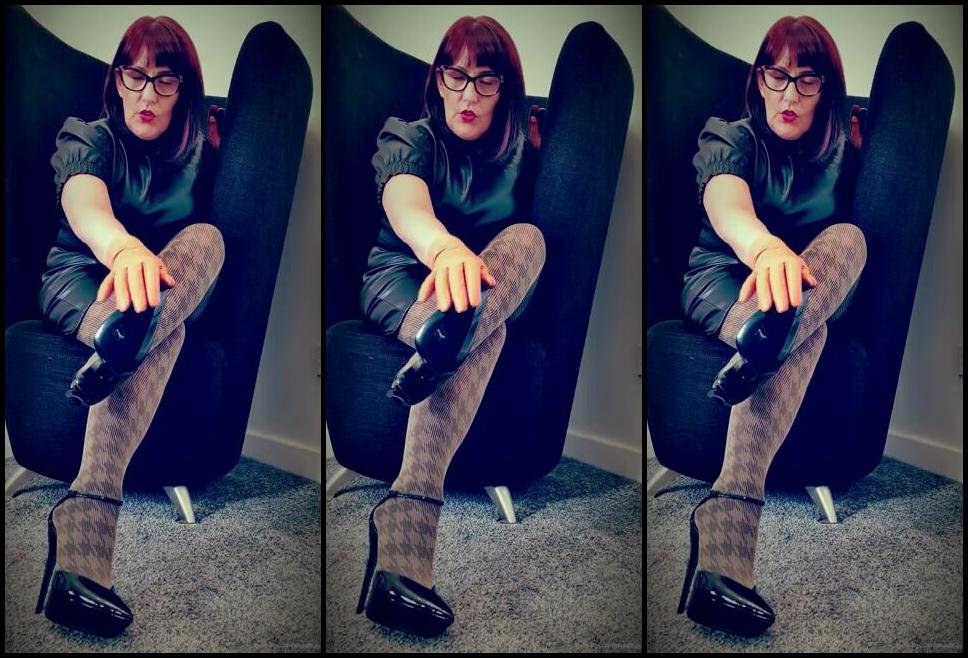 Miss B Nicknamed Missb52S Onlyfans 09 19 2021 Worship My Beautiful Shoes Slut