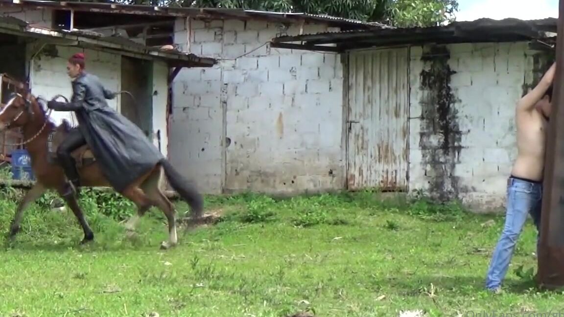 Ghrfan Onlyfans The Cruel Leather Warden K Is Here To Puhish Her Slave Off The Horse Like She