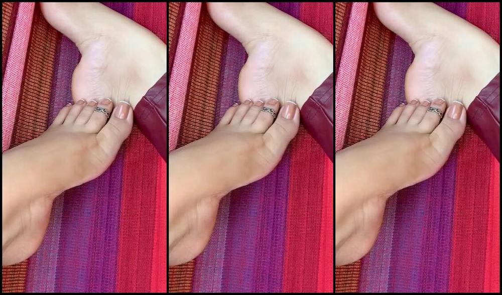 Goddess Cinnamon Aka Cinnamonfeet2 Onlyfans Just Love To Make You Weak Every Day As I Flex My Arches And Point My Toes