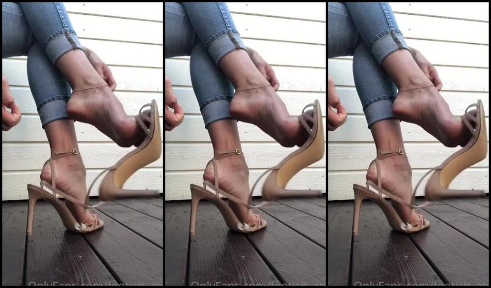 Goddess Anna Nicknamed Footish Ann Onlyfans Dangling Naked Soles Long Legs Everything You Like In Another Long Video Qrs