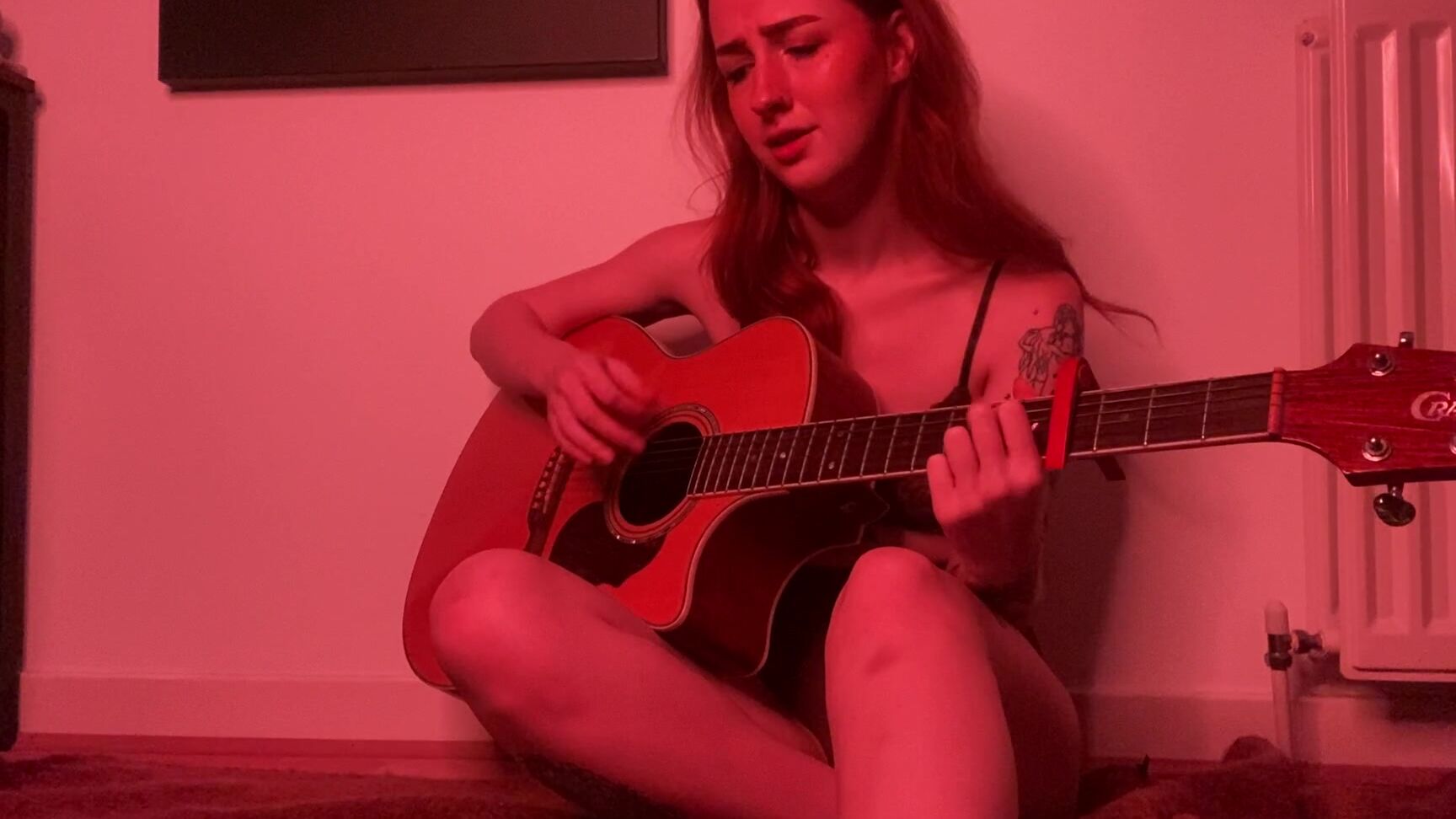 athenaaster-19-11-2021-2279242956-as-requested-by-a-surprising-amount-of-you-new-singy-video.-pls-don-t-judge-the-mistake