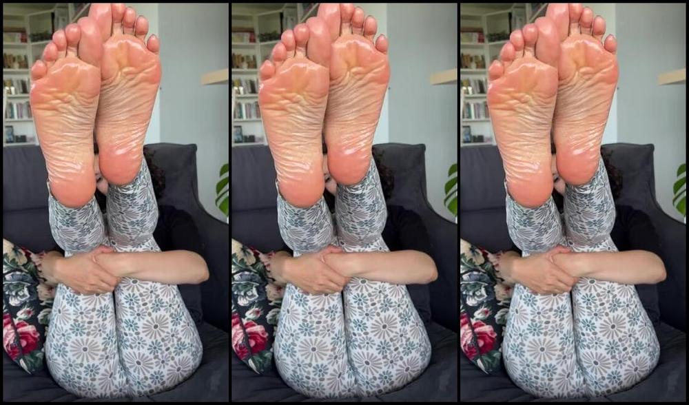 Cute Lily F33T Nicknamed Cute Lily F33T 05 31 2023 Onlyfans Video How Do You Like This Pose Ps