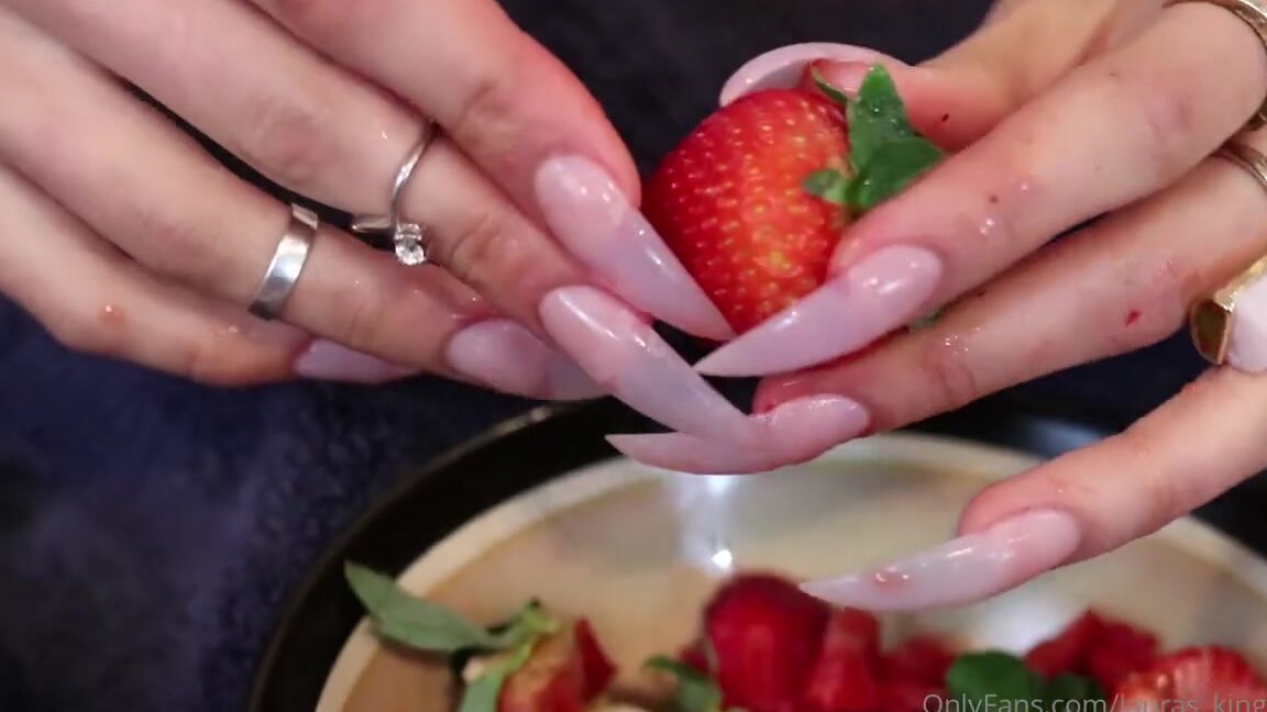 Lalalaura Nicknamed Lauras Kingdom 07 08 2024 Onlyfans Video Lexi Feeds Laura