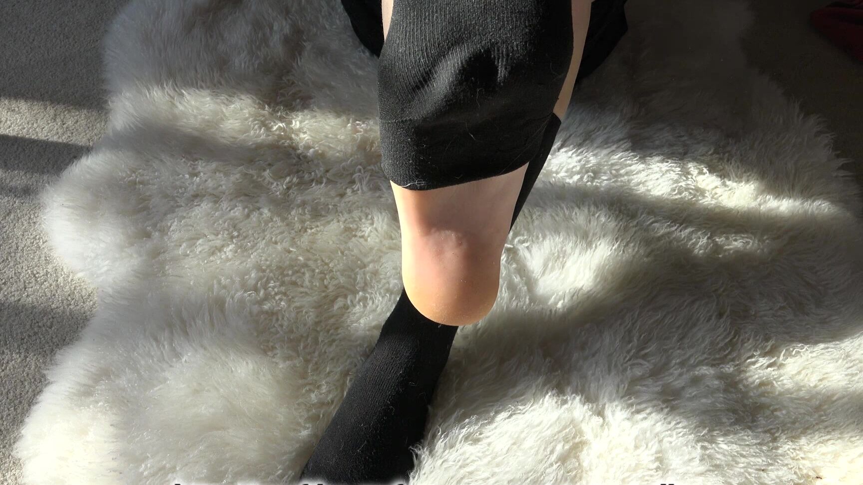 Feet, Fetish, Mistress, Redhead mollydoll toe scrunching foot fetish ManyVids