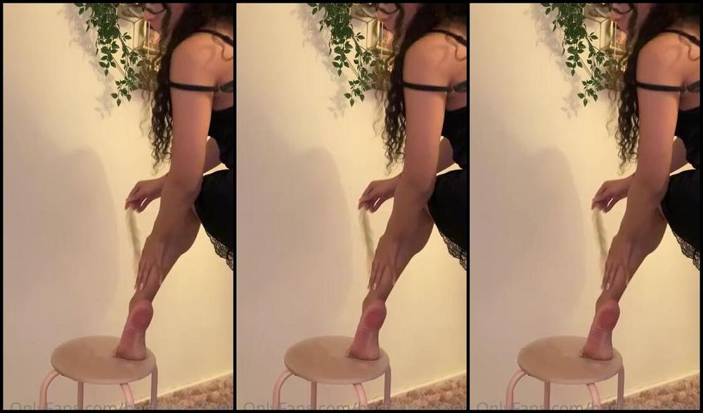 Fleek Feet Aka Herfeetonfleek Onlyfans Your Mistress Listened To Your Requests And Decided To Tickle Herself