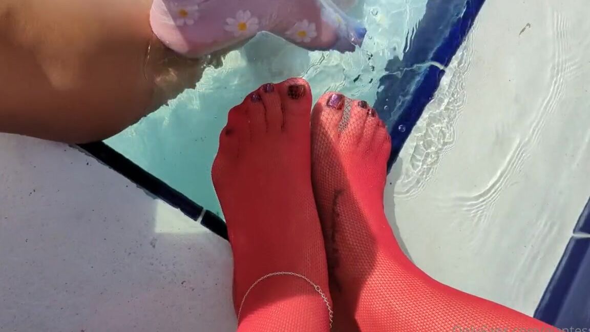 Giantesscleo Onlyfans Wet Toes Are The Best Toes Fierypawgzilla B