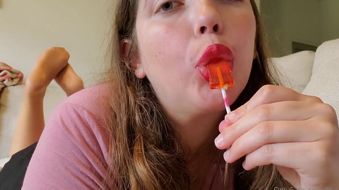 Lisaasmr Onlyfans Sucking The Broomstick Asmr