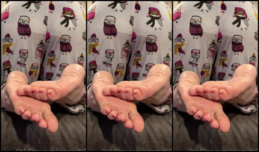 Solemate91 Nicknamed Solemate91 Onlyfans I Hope You Don T Mind My Dirty Socks If They Are In Your Way I Ll Take V8V