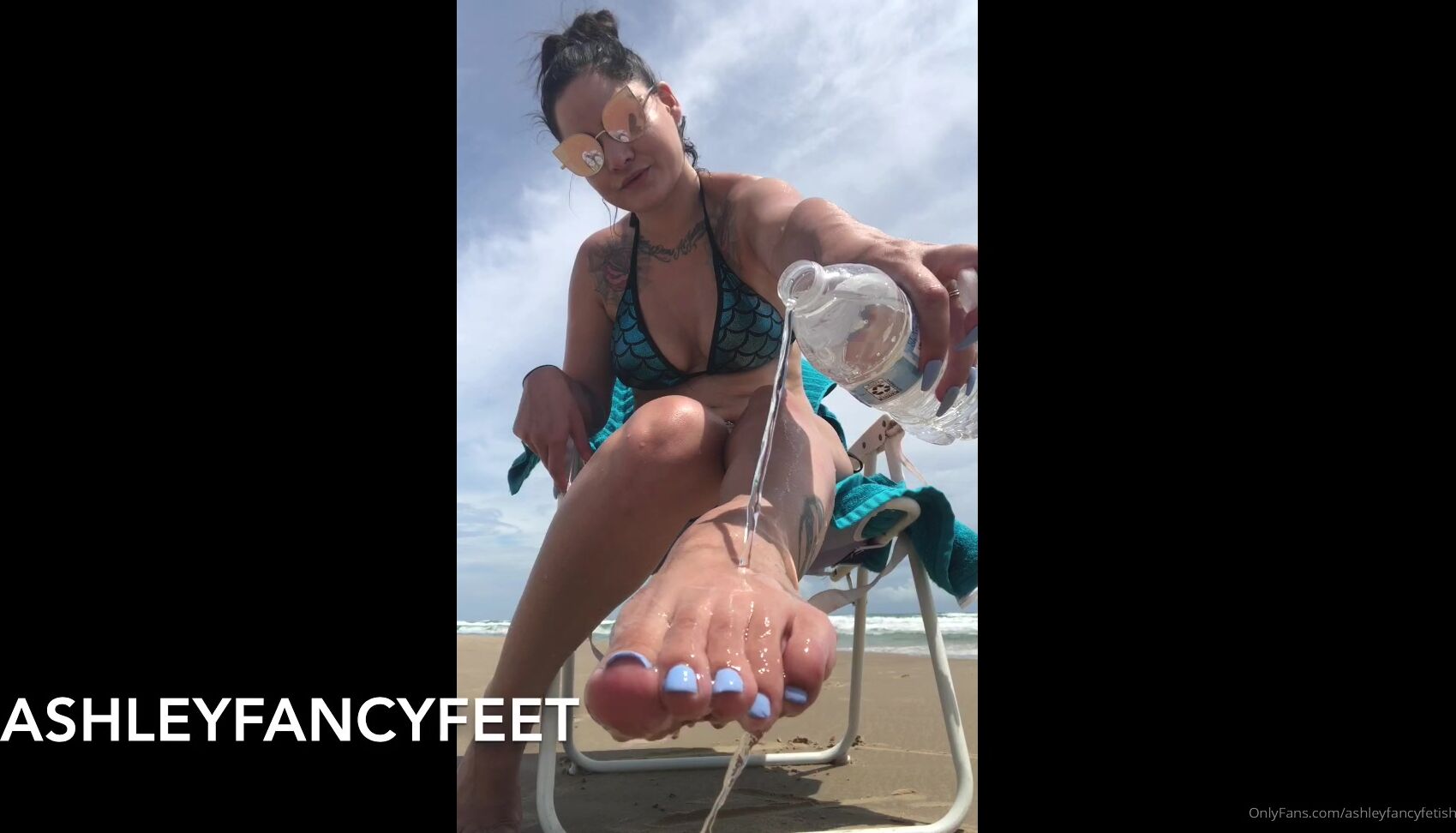 Ashleyfancyfetish Flashback Friday Clip Of My Sandy Soles Being Cleaned With Water In Slo Motion At The Be