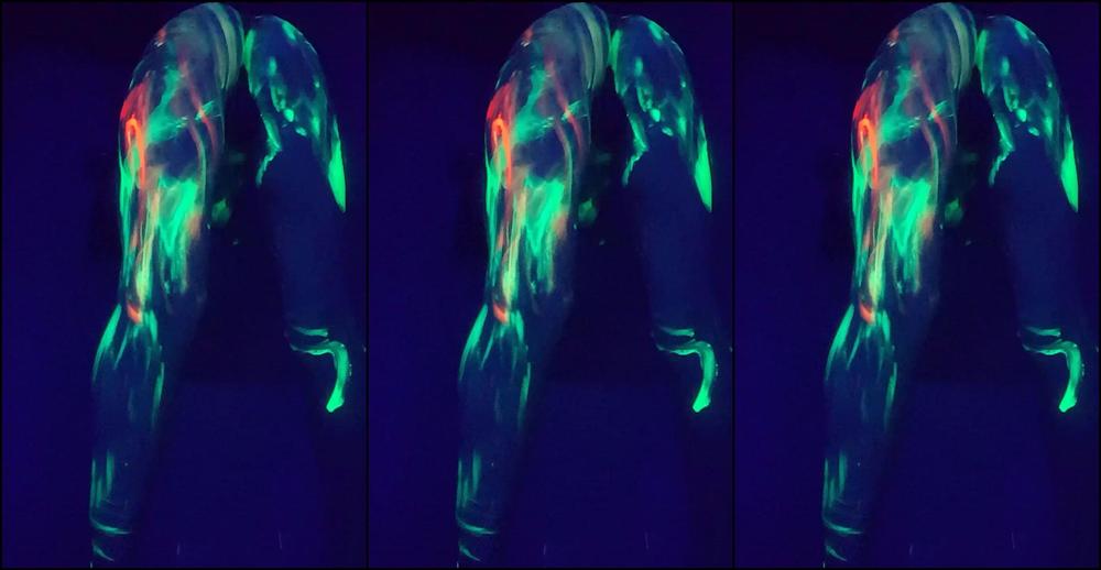 Frostyprincess Glowing Paint Fun