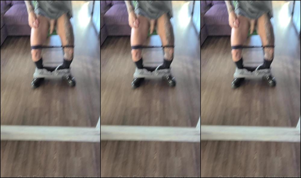 edenraynes-12-11-2021-2273089543-squirt-squirt.-that-load-hit-the-mirror