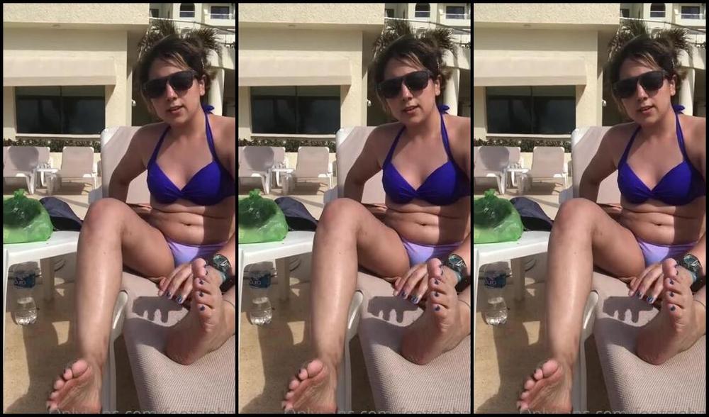 Gia S Feet Nicknamed Footsiebab 05 20 2021 Onlyfans Video Videos In The Pool The Pose Ahegao And Showing Soles With People Around Xwe9