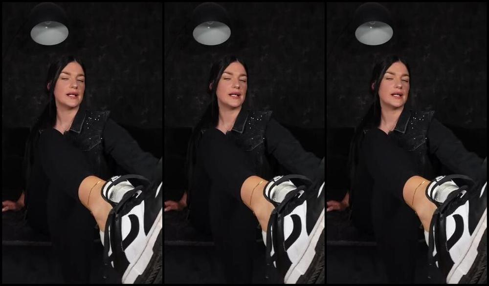 Goddessmona 91 Onlyfans Ob Schwarz Oder Wei Jede Socke Verdeutlicht Auf Ihr Eigene Art Und Weise Wie Perfekt Sie Vollp