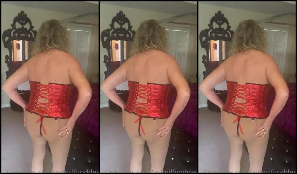 Avb Gilfgoddess Vip Nicknamed Avbgilfgoddess 12 22 2021 Onlyfans Video A Little Titty Treat In Red Sequins Kisses In Licks Anneke