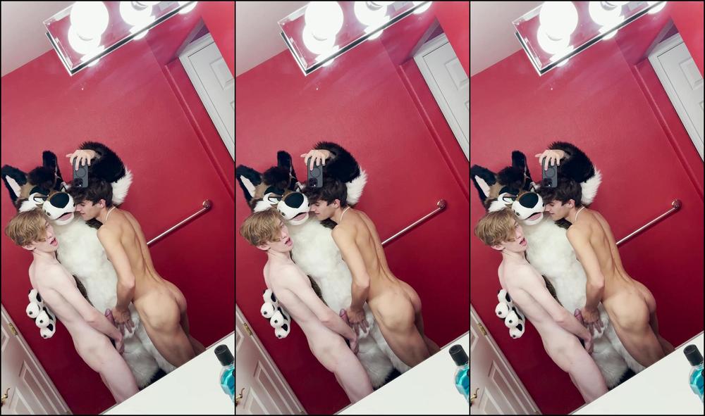 Palacewolf 755052554 Showing These Two Porn Models A Fursuit For The First Time A 02 8Eeaf349 96B9 428E 95D2 5F90A9Dac309