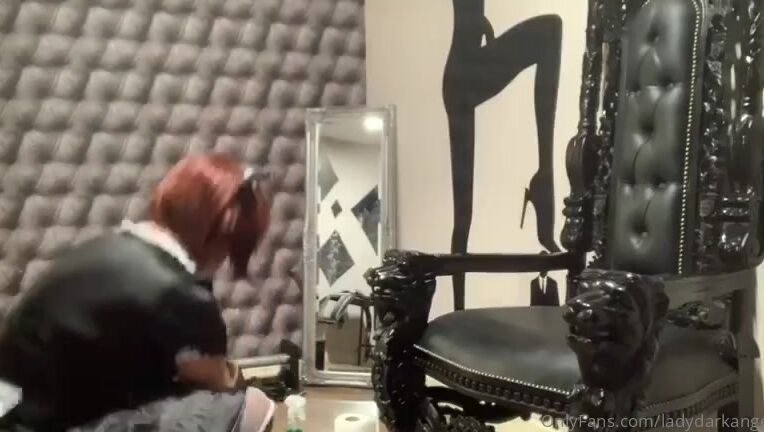 Ladydarkangeluk Onlyfans My Sissy Maid Doing A Good Job Updating Me As She S Cleaning My Chambers