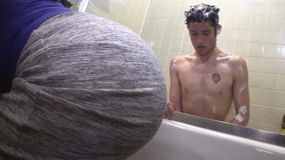 Jasmine Mendez Mommy Showers You