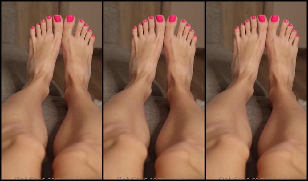 Tinsleyteaser Onlyfans Pov Youre My Bf And I Like Sending You Such Teasing Videos About My Legs And Feet Because I Love