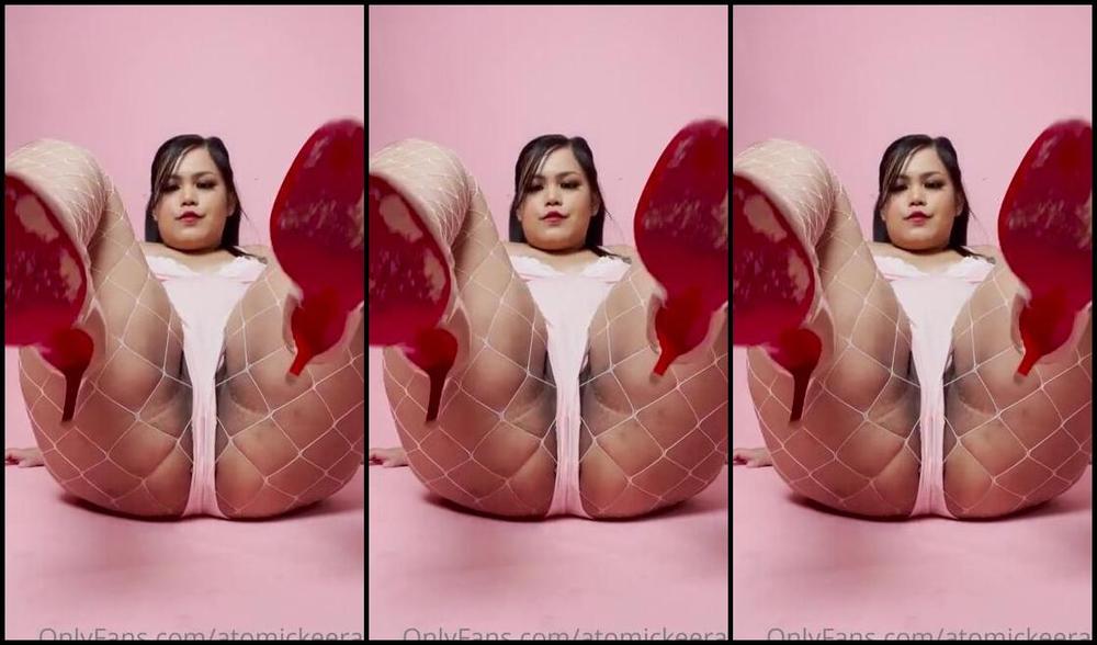 Atomickeerati Onlyfans Should I Buy More Buttplugs With Different Colors To Match With My Outfit Ze