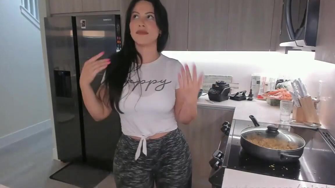 Missbella Onlyfans Stream Started At 06212023 0159 Am Cooking For My Dog Turned Into Dancing To Classics