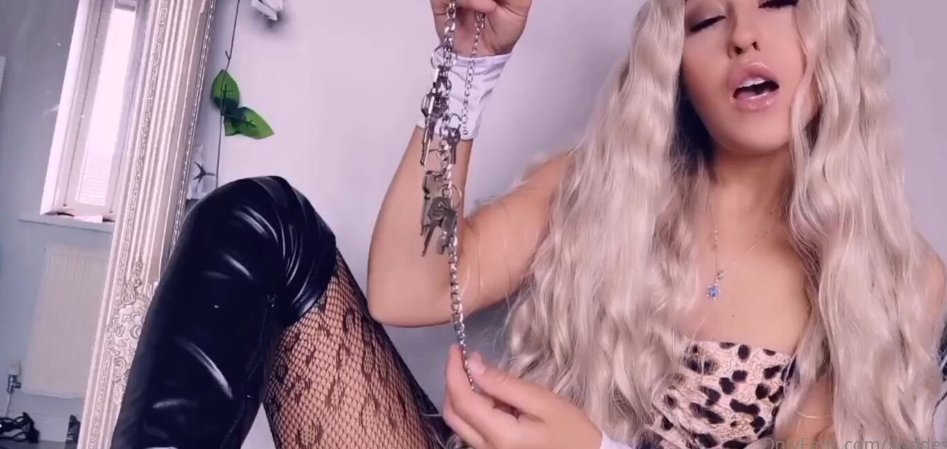 Miss Evie Lock Nicknamed Missevielock Onlyfans This Is The Way The World Works For A Inferior Male Like You