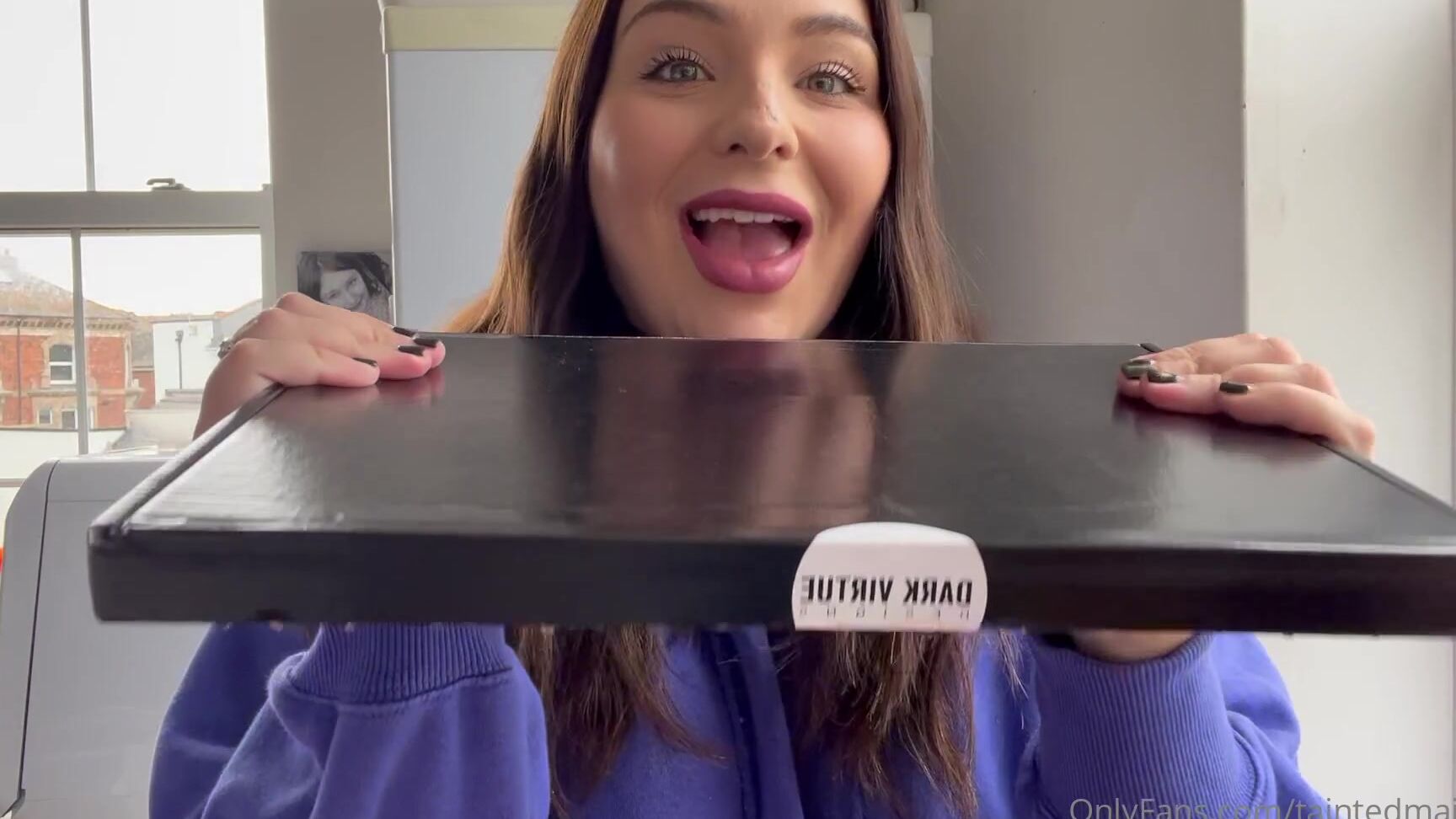 Taintedmaitrise New Latex Unboxing