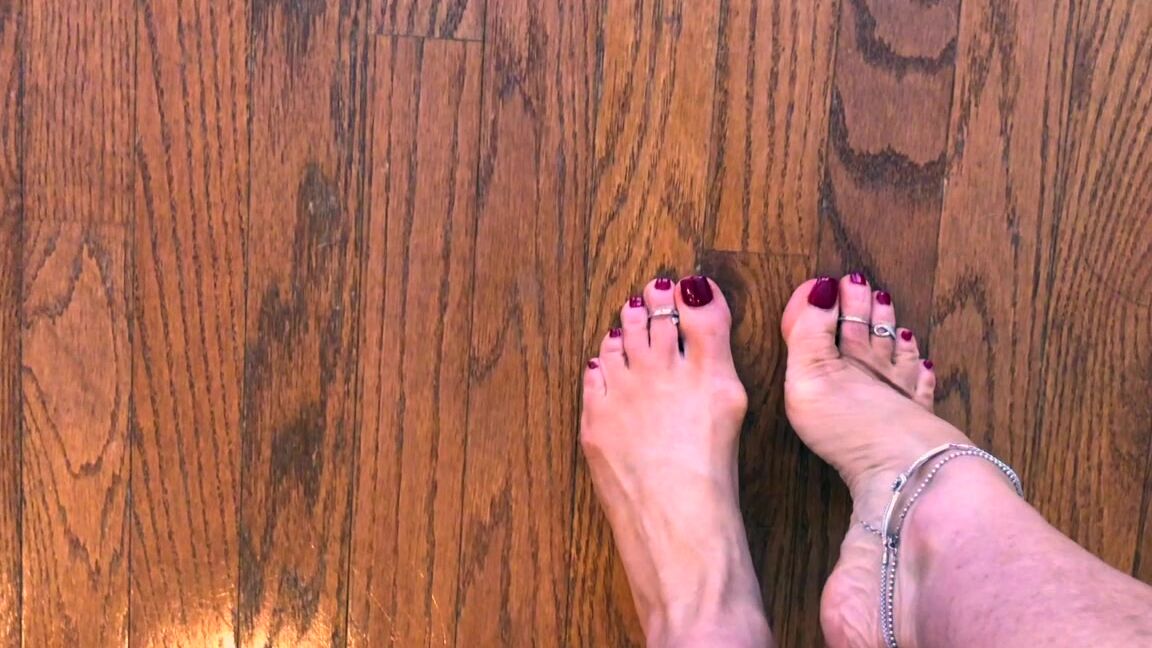 Janetmasonfeet Pov Bare Feet Toe Rings Walking It S Been A Long Time Since I Ve Worn Several Toe Rings