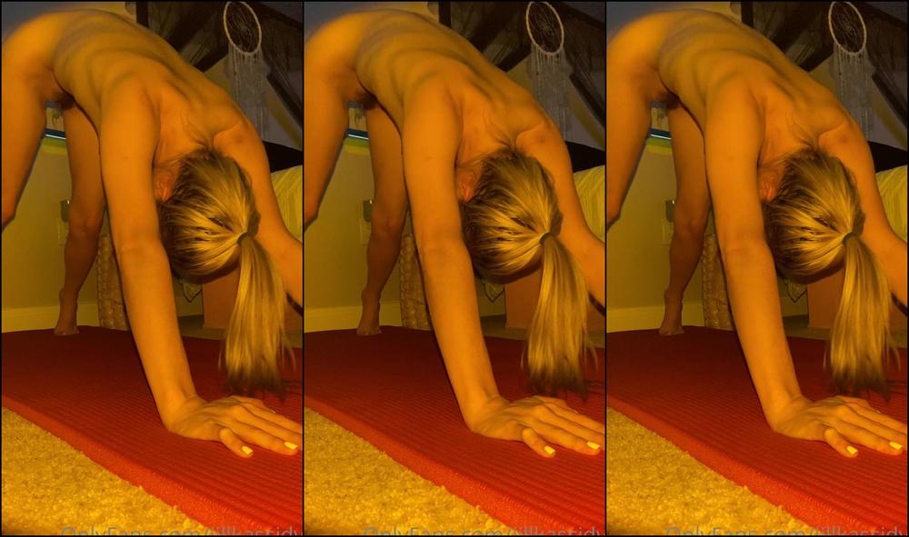 Jillkassidyy Morning Naked Yoga