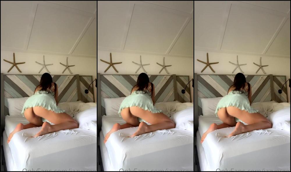 Izzy Green Of Shorts Make My Bed W Me Just So We