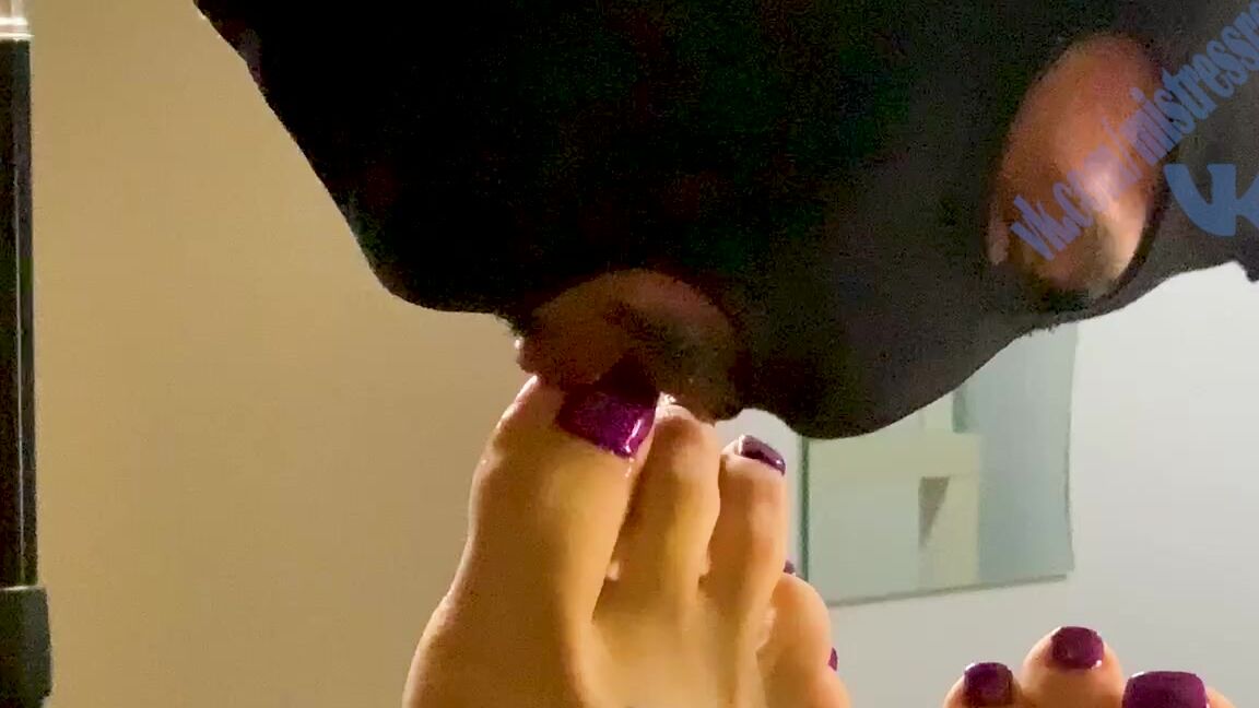 Mistressrola Foot Fitsh Cum On My Foot