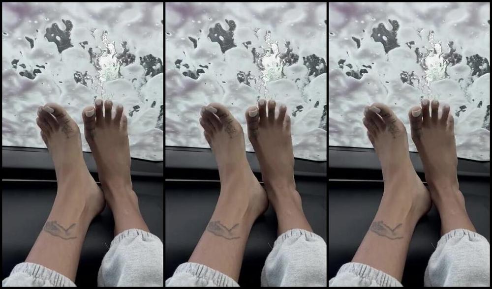 Zafeetllc Onlyfans Giving The Car Wash Workers A Sexy Toe Wiggle Scrunch Show