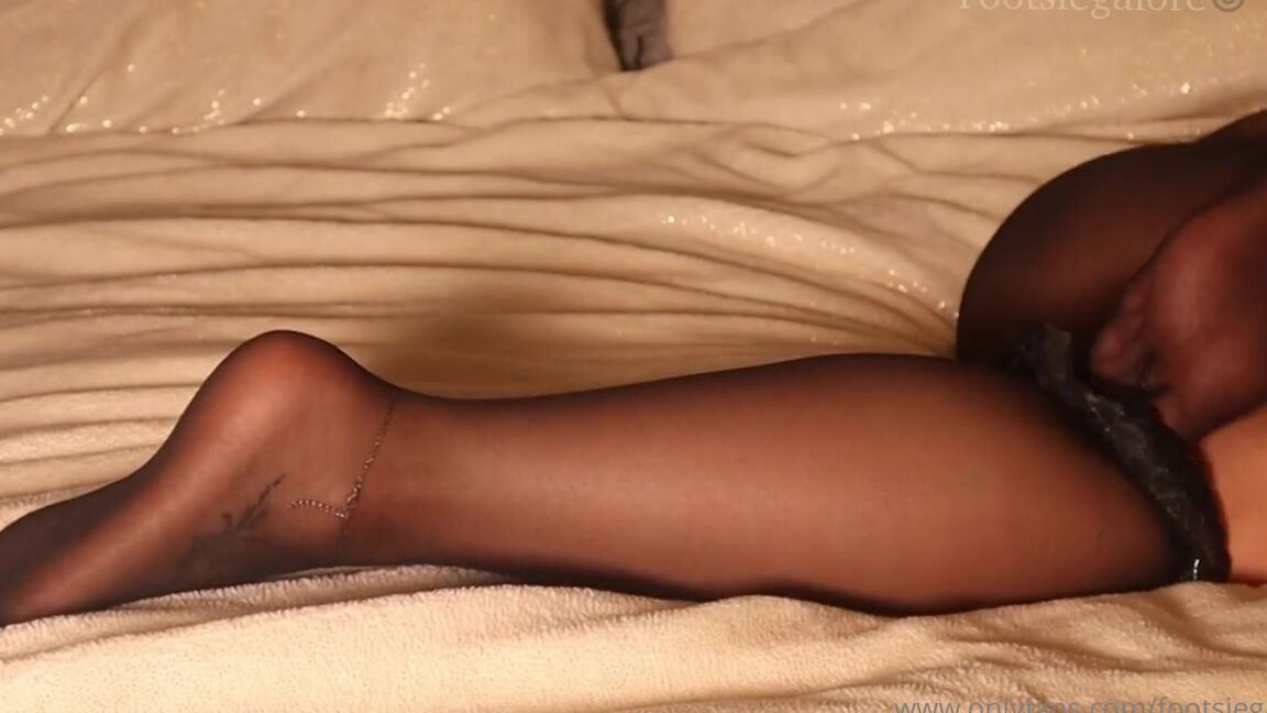 Footsiegalore Onlyfans Footsie Advent Reveal Day 17 Stockings Lace And Suspenders So Naughty Do You Think Santa Will