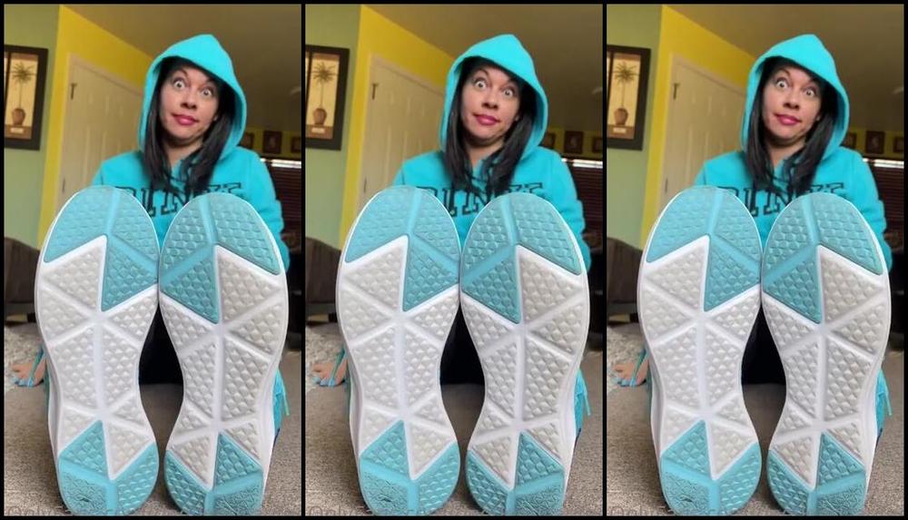 Deedeericanfeet Onlyfans Gm As Requested Sweaty Feet After A Walk Hehe Well Kinda Cuz My Feet Barely Ever Smell Not