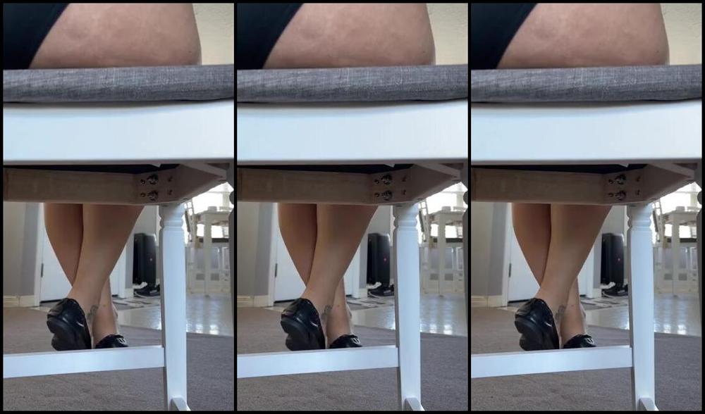 Deedeericanfeet Onlyfans As Requested More Flats But Under My High Chair It S Similar To My Previous Request