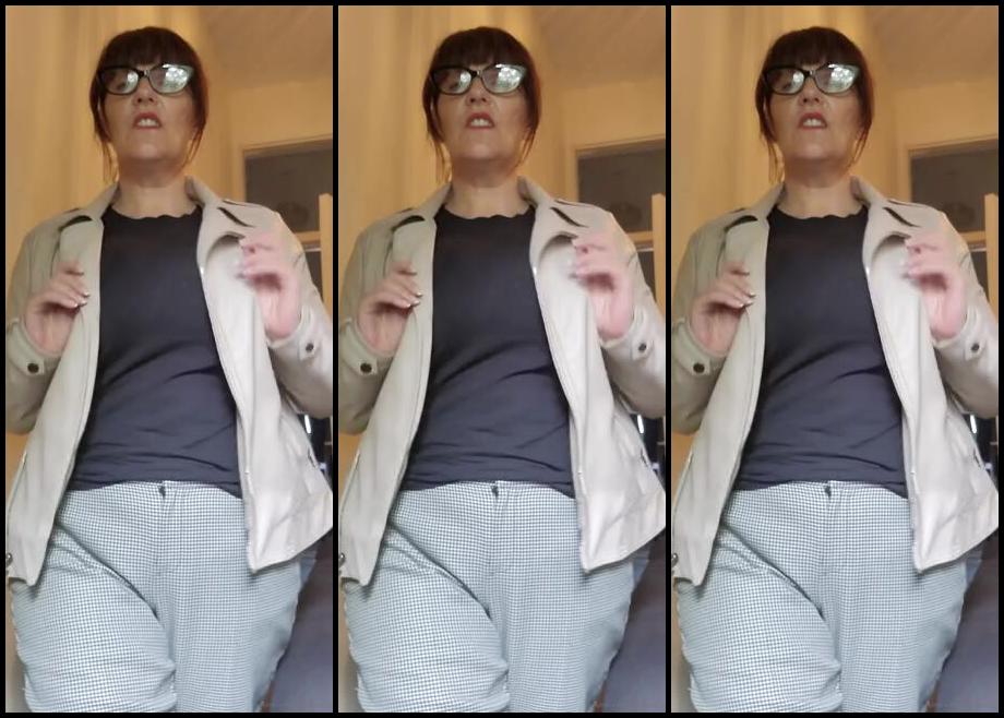 Miss B Nicknamed Missb52S Onlyfans 08 04 2022 My Soft Leather Jacket Has You Drooling