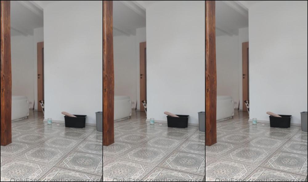 Floranerussell Backstage From Shooting With Nicol Love