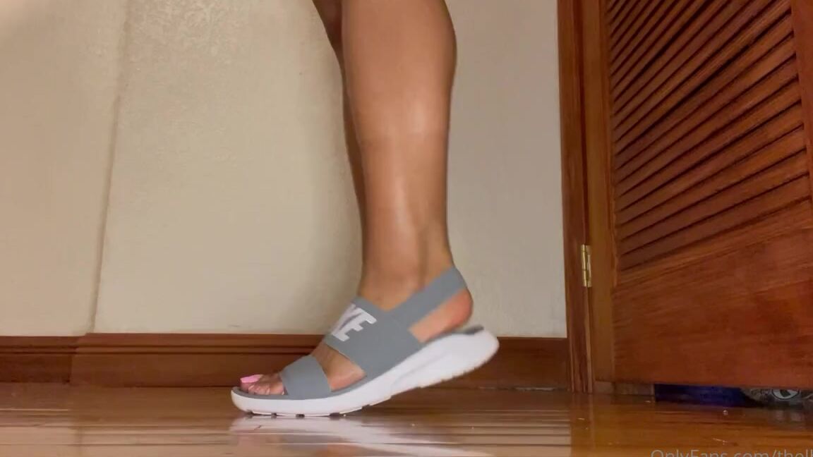 Thelbfeet Nicknamed Thelbfeet Onlyfans Shoe Tease