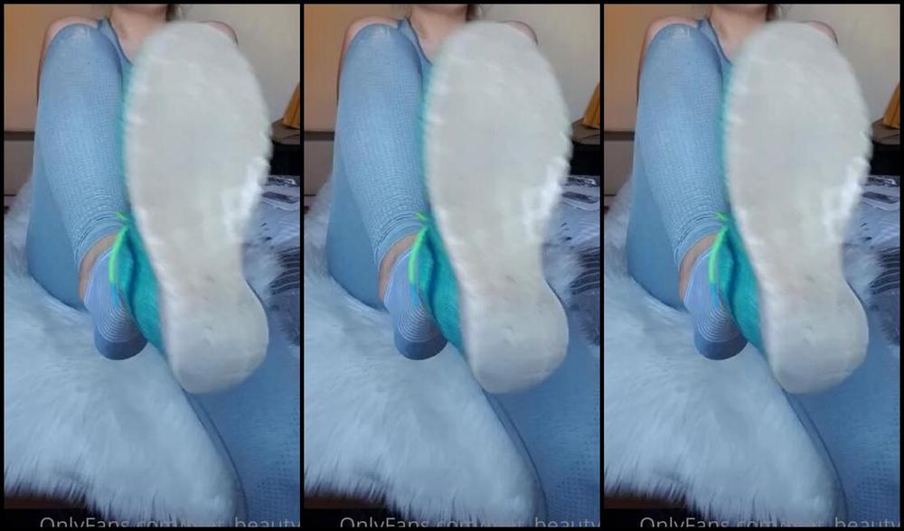 Feet Beautyx Nicknamed Feet Beautyx 08 08 2020 Onlyfans Video Putting You In Your Place With My Post Workout Stinky Socks Love You Guys