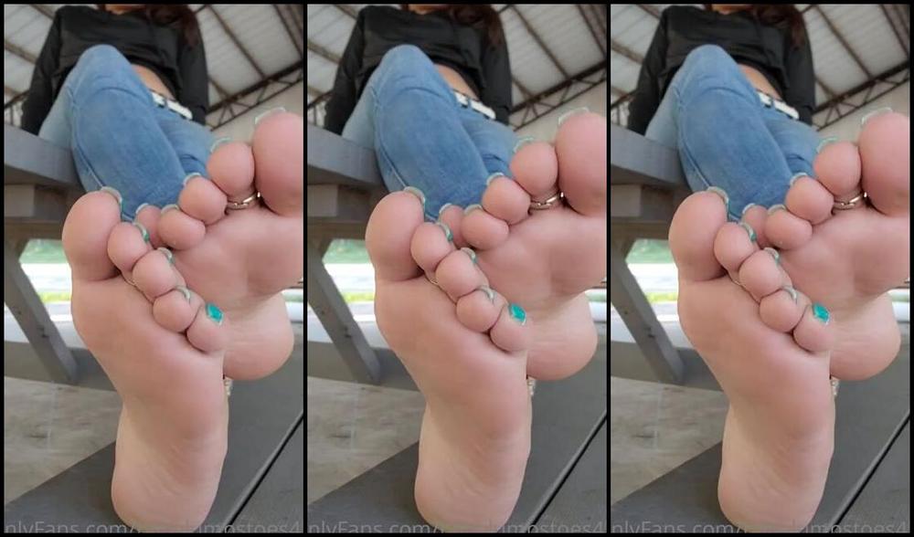 Babylumpstoes420 Onlyfans Will You Give Them A Cleaning With Your Tongue And Lips Getting In Between Each Toe Really Good