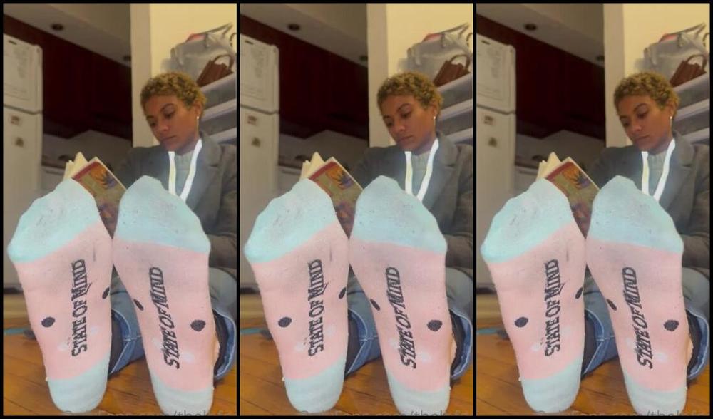 Thelbfeet Nicknamed Thelbfeet Onlyfans Just Got Off Work And It S The Perfect Time To Relax While I Ignore You Gawking