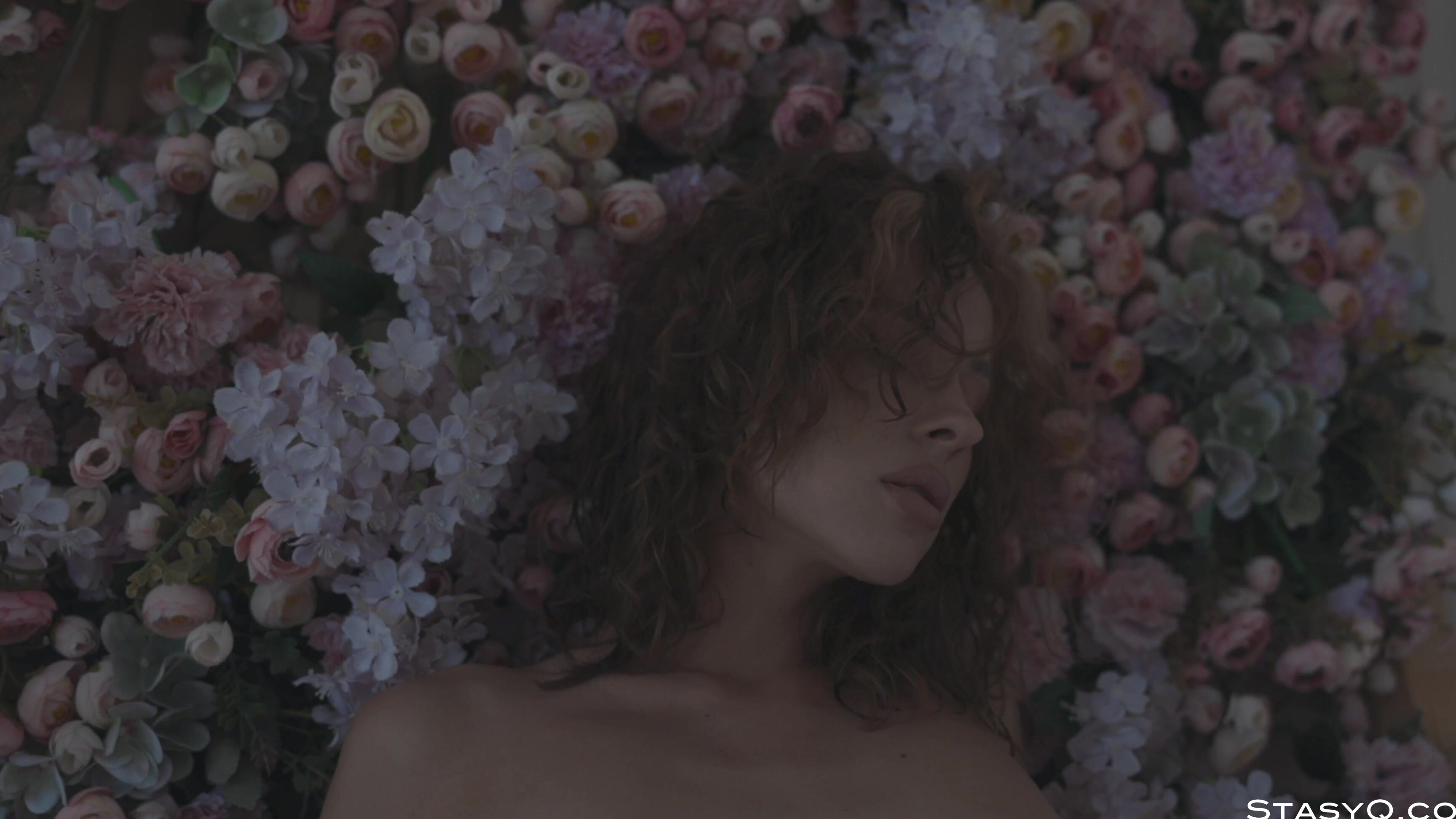 Lingerie, Solo, Posing 2022-08-07 GwenQ SiteRip